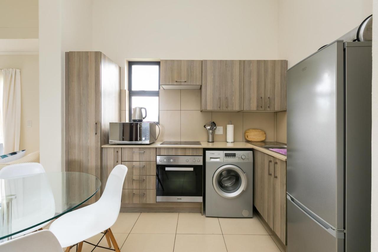Modern Apartment In A Secure Golf Estate.Wifi 루드푸르트 외부 사진