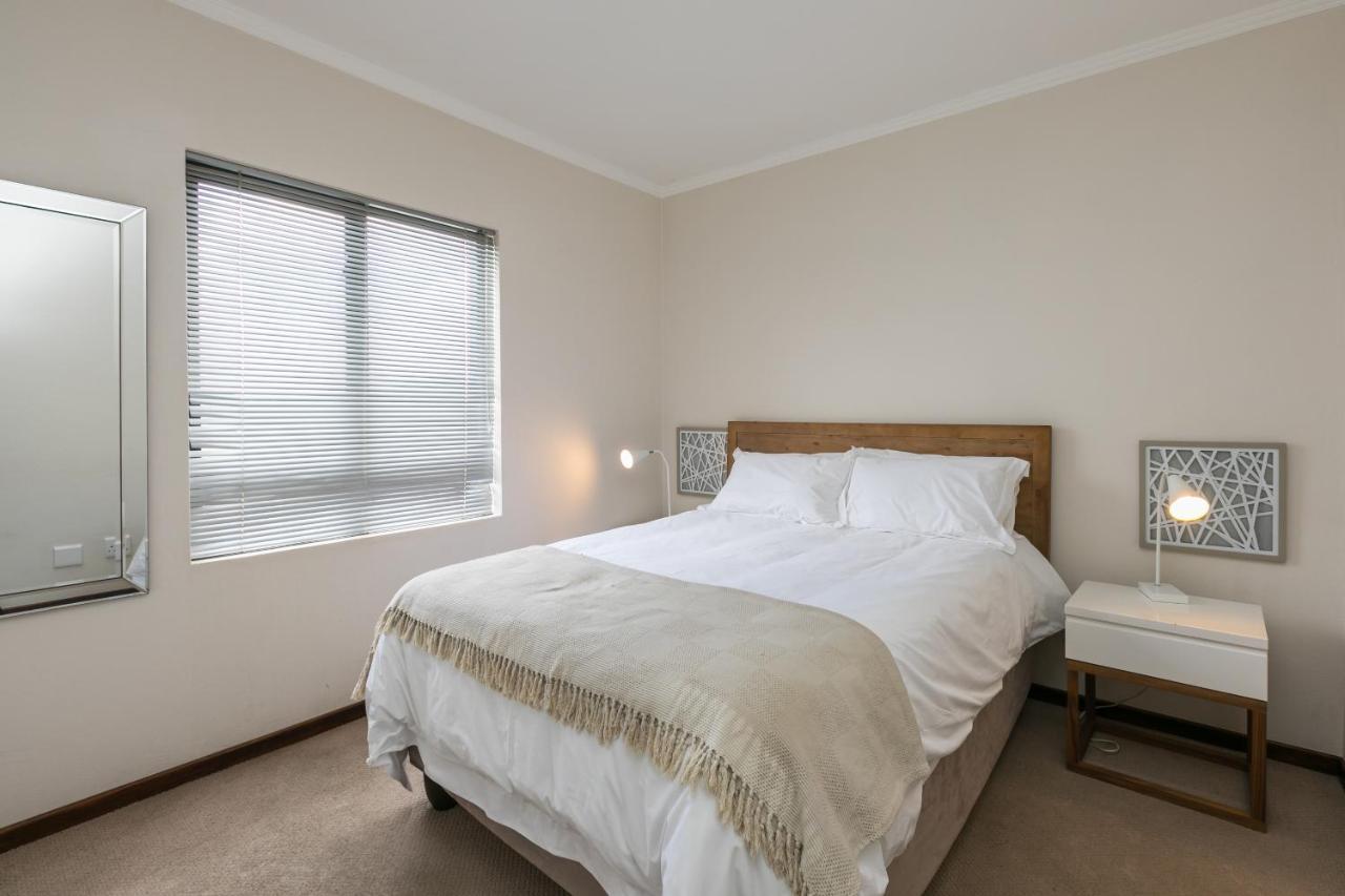 Modern Apartment In A Secure Golf Estate.Wifi 루드푸르트 외부 사진