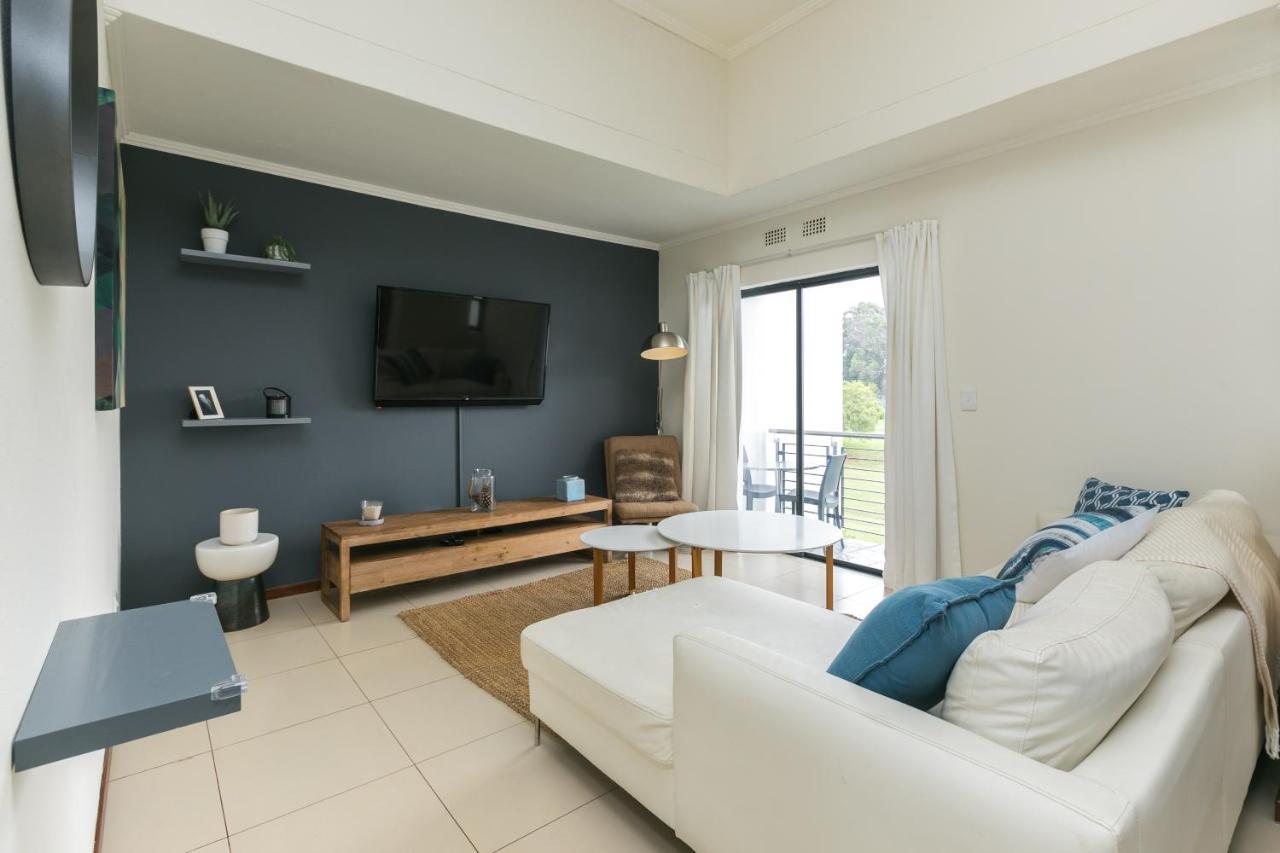 Modern Apartment In A Secure Golf Estate.Wifi 루드푸르트 외부 사진