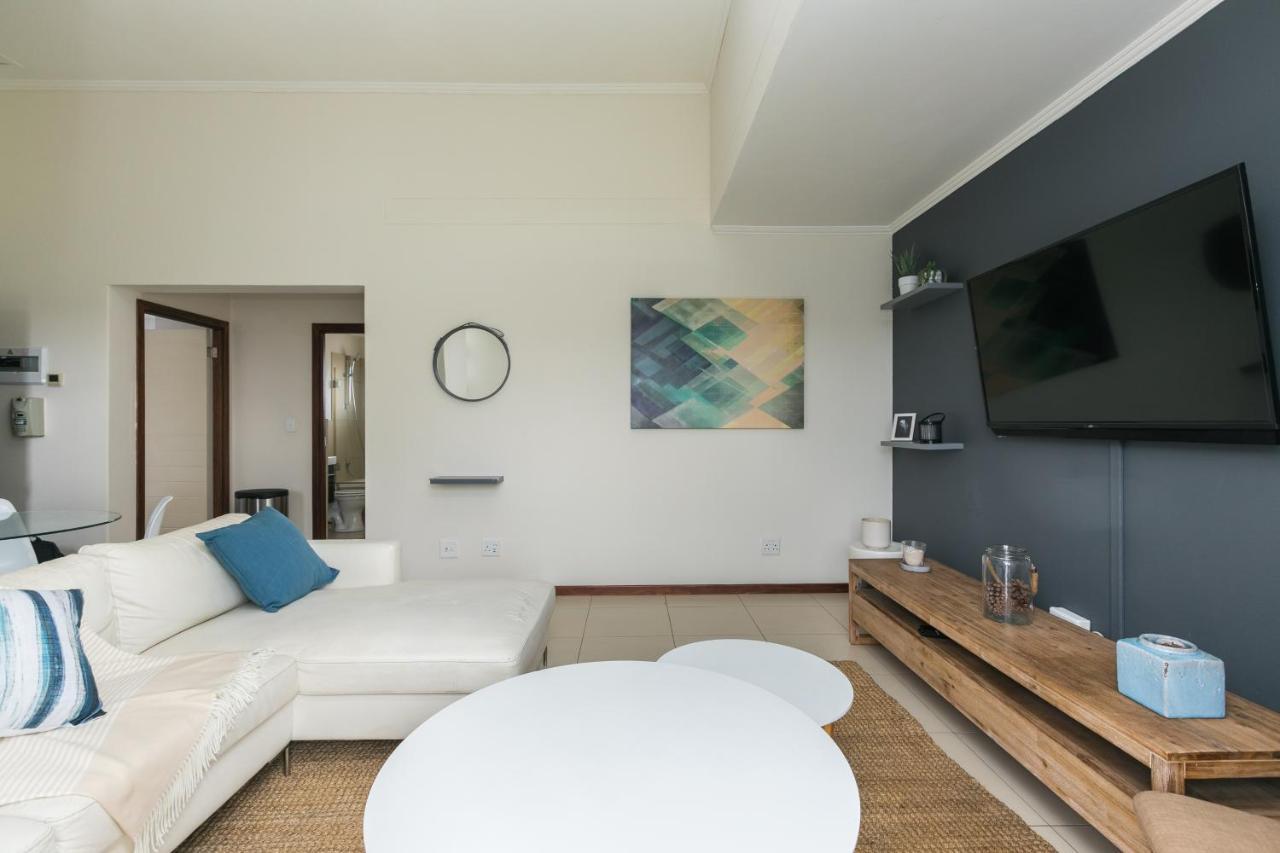 Modern Apartment In A Secure Golf Estate.Wifi 루드푸르트 외부 사진