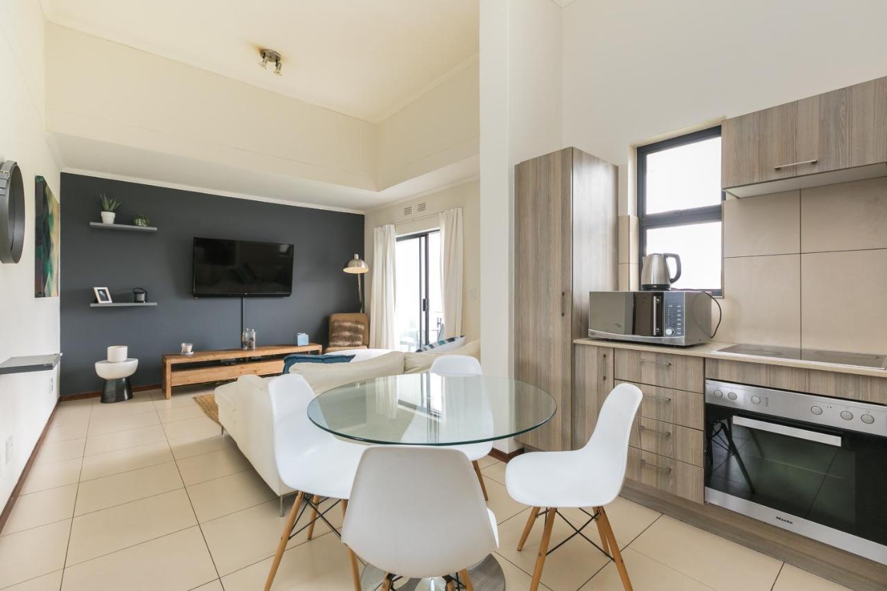 Modern Apartment In A Secure Golf Estate.Wifi 루드푸르트 외부 사진