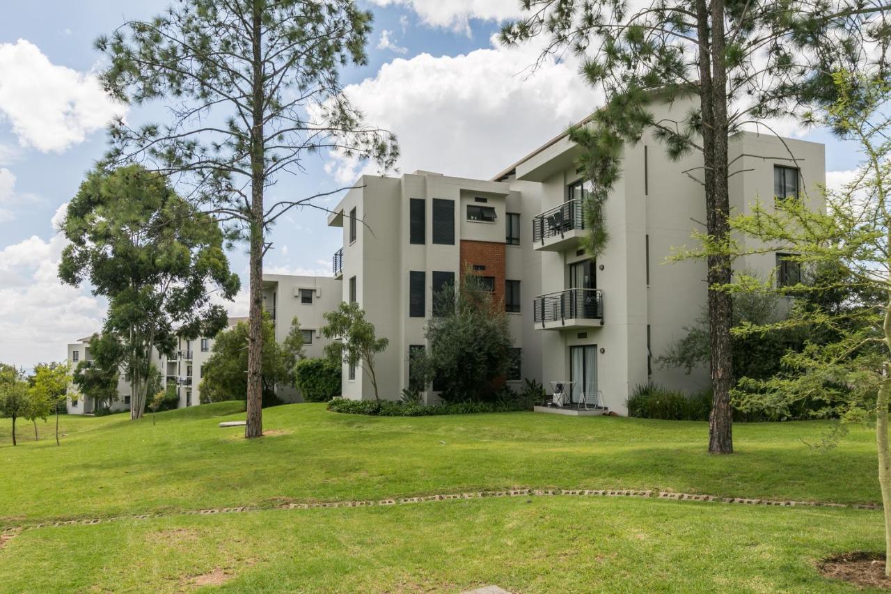 Modern Apartment In A Secure Golf Estate.Wifi 루드푸르트 외부 사진